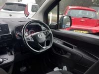 Used Vauxhall Combo Design Edition 130 HP (95 kW) 2019 Red MPV