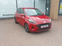 New Hyundai i10 Premium 79 HP (58 kW) 2025 Red Hatchback