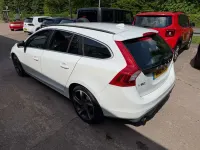 Begagnad Volvo V60 R-Design 115 HK (84 kW) 2012 Vit Kombi