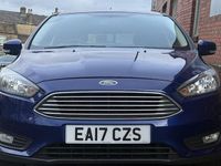 Używany Ford Focus Zetec 125 KM (91 kW) 2017 Niebieski Hatchback
