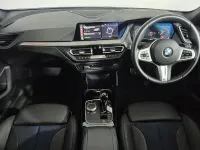 Usado BMW 118 M Sport 134 HP (98 kW) 2024 Cinzento Citadino
