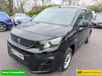 Begagnad Peugeot Partner 102 HK (75 kW) 2023 Svart Minibuss