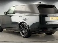 Used Land Rover Range Rover SE 441 HP (324 kW) 2023 Belgravia green (1dv) SUV