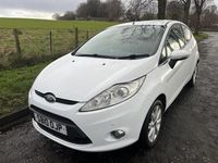 Used Ford Fiesta Zetec 2010 White Hatchback