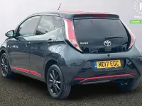 Gebraucht Toyota Aygo x-press 69 PS (50 kW) 2017 Grau Kleinwagen