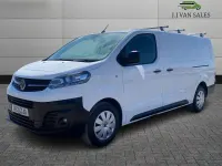 Used Vauxhall Vivaro 100 HP (73 kW) 2021 White MPV