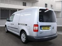 Usado VW Caddy Maxi 102 HP (75 kW) 2012 Prateado Monovolume