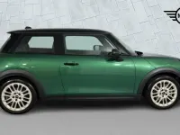 Used Mini Cooper Hatch 154 HP (113 kW) 2024 Green Hatchback