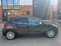 Second-hand Peugeot 208 Allure 2016 Albastru Hatchback