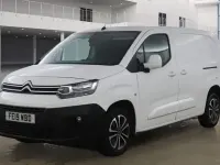 Used Citroën Berlingo Start 130 HP (95 kW) 2019 White MPV