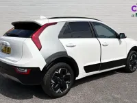 Usado Kia e-Niro 150 kW (204 HP) 2023 Branco SUV