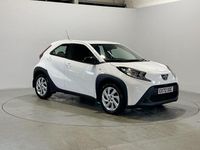 Used Toyota Aygo X PURE 72 HP (52 kW) 2022 White SUV
