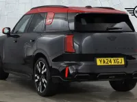 Używany Mini Countryman 215 KM (158 kW) 2024 Czarny SUV
