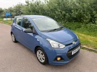 Gebraucht Hyundai i10 67 PS (49 kW) 2015 Blau Kleinwagen