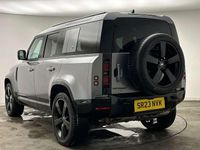 Usado Land Rover Defender HSE Dynamic 296 HP (217 kW) 2023 Cinzento SUV