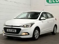 Used Hyundai i20 SE 84 HP (61 kW) 2017 White Hatchback
