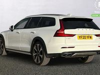Used Volvo V60 CC Plus 250 HP (183 kW) 2020 White Estate