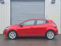 Used Renault Clio Evolution 90 HP (66 kW) 2024 Red Hatchback