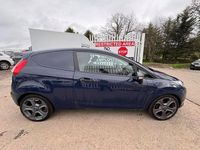Used Ford Fiesta 95 HP (69 kW) 2015 Blue Van
