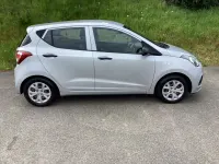 Usado Hyundai i10 67 HP (49 kW) 2015 Prateado Citadino