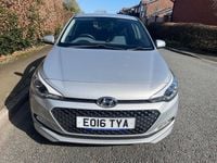 Used Hyundai i20 Premium 90 HP (66 kW) 2016 Silver Hatchback