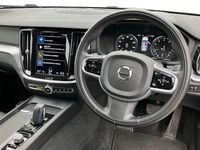 Second-hand Volvo V60 Momentum 163 CP (119 kW) 2021 Gri Break