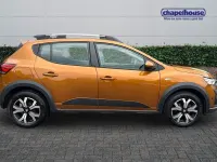 Begagnad Dacia Sandero Prestige 2021 Orange Minibuss