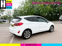 Używany Ford Fiesta Trend 85 KM (62 kW) 2019 Biały Hatchback