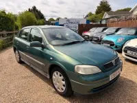 Used Vauxhall Astra Club 84 HP (61 kW) 2001 Green Hatchback
