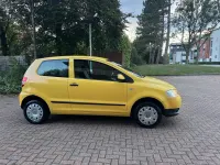 Begagnad VW Fox 55 HK (40 kW) 2006 Gul Halvkombi