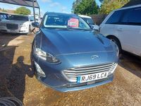 Begagnad Ford Focus Zetec 120 HK (88 kW) 2020 Blå Kombi