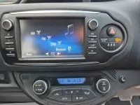 Used Toyota Yaris 100 HP (73 kW) 2017 Red Hatchback