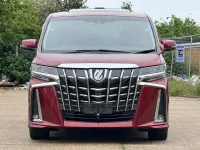 Begagnad Toyota Alphard 182 HK (133 kW) 2019 Brun Minibuss