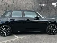 Usado Mini Cooper Sport 150 kW (204 CV) 2025 Negro Utilitario