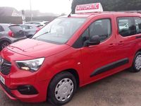 Used Vauxhall Combo Design Edition 130 HP (95 kW) 2019 Red MPV