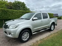 Usado Toyota HiLux 171 CV (125 kW) 2014 Plateado Pickup/Camioneta