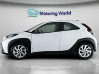 Usado Toyota Aygo X PURE 72 HP (52 kW) 2022 Branco SUV