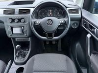 Usado VW Caddy Maxi Life Life 101 HP (74 kW) 2018 Azul Monovolume