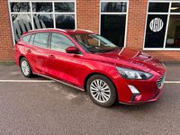 Begagnad Ford Focus Titanium 2022 Röd Kombi