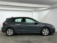 Begagnad VW Golf VIII Life 110 HK (80 kW) 2022 Grå Halvkombi
