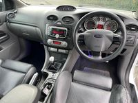 Begagnad Ford Focus ST 2010 Vit Halvkombi