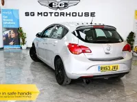 Usado Vauxhall Astra 115 CV (84 kW) 2013 Plateado Utilitario