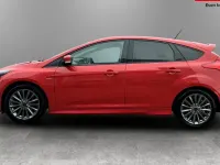 Used Ford Focus ST-Line 140 HP (102 kW) 2017 Red Hatchback