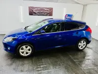 Used Ford Focus Zetec 125 HP (91 kW) 2014 Blue Hatchback