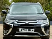 Begagnad Mitsubishi Outlander P-HEV 2017 Svart Kombi