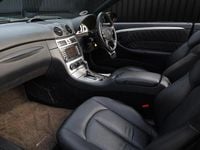 Begagnad Mercedes CLK280 2006 Svart Cab