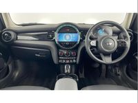 Begagnad Mini Cooper Classic 136 HK (100 kW) 2022 Silver Halvkombi