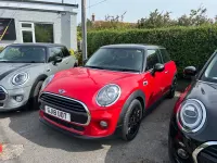 Usado Mini Cooper Hatch 2018 Rojo Utilitario