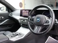 Begagnad BMW 330e M Sport 2023 Vit Sedan