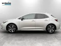 Begagnad Toyota Corolla Design 140 HK (102 kW) 2025 Silver Halvkombi